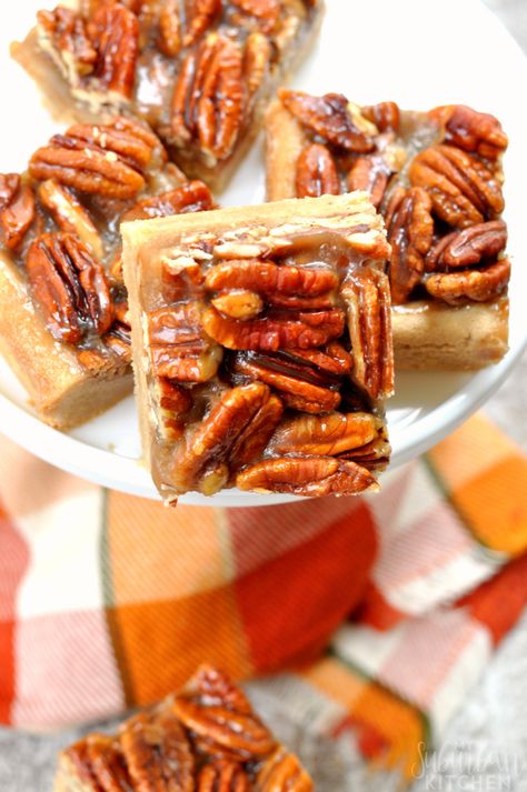 Gluten Free Pecan Pie Bars, Keto Pecan Pie Bars, Dessert Recipes Keto, Healthy Pecan Pie Bars, Healthy Pecan Pie, Gluten Free Pecan Pie, Best Pecan Pie Recipe, Gluten Free Pecan, Pecan Pie Bars Recipe