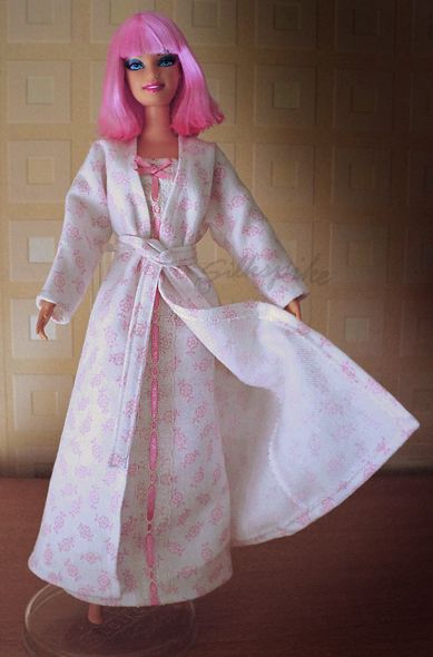 sleepwear Barbie Nightgown Pattern Free, Barbie Nightgown Pattern, Barbie Nightgown, Pajamas Diy, Barbie Inspiration, Nightgown Pattern, Doll Bedding, Barbie Knitting Patterns, Barbie Dress Pattern