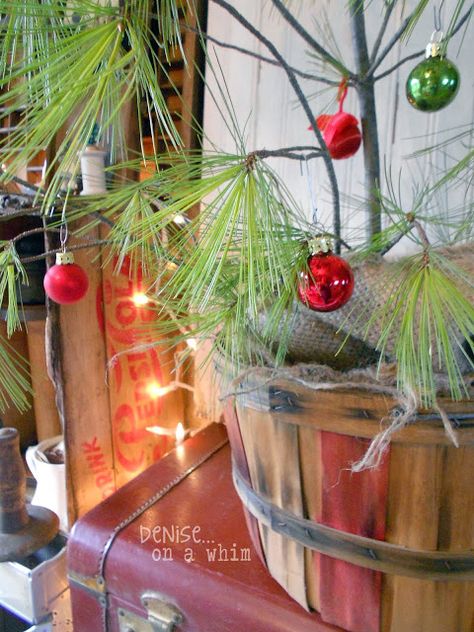 Bushel Basket Ideas, Bushel Basket Ideas Decor, Ideas For Candles, Candles Unique, Christmas Corner, Charlie Brown Tree, Bushel Baskets, Brown Tree, A Vintage Christmas