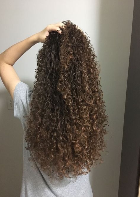 Hair Wavy Styles, Curly Hair Photos, Curls For Long Hair, Style Hairstyle, Beautiful Curly Hair, Curly Hair Inspiration, Curly Girl Hairstyles, Trendy Hair, Permed Hairstyles