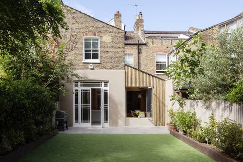 The Slatted Extension — YARD Architects Extension Veranda, Oak Cladding, Side Return Extension, Gallery House, Side Extension, Side Return, House Extension Design, Rear Extension, Mini Clubman