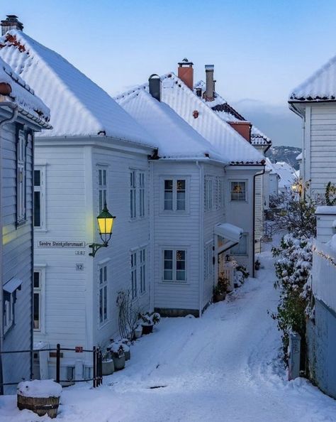 Norway Trip, Winter Aesthetics, I Love Winter, Winter Love, Winter Vibes, Winter Scenery, Wonderful Life, Rooftops, Pretty Stuff