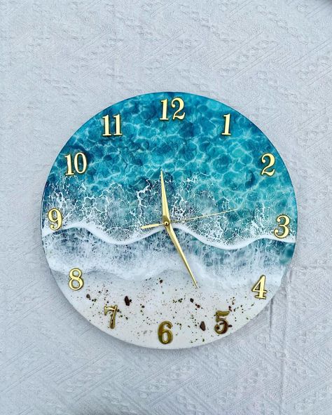 Resin oclock 🏝️ Resin Idea, Resin Clock, Ocean Resin, Clock Art, Diy Resin Art, Coastal Art, Ocean Art, Resin Diy, Resin Crafts