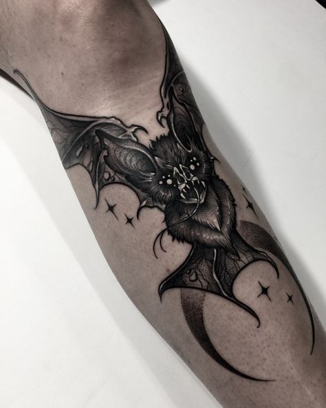 Vampire Tattoo Designs, Bats Tattoo Design, Vampire Tattoo, Learn To Tattoo, Bat Tattoo, Fire Tattoo, Knee Tattoo, Chest Piece Tattoos, Horror Tattoo