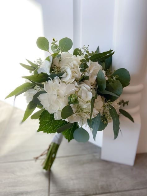 Bride Bouquet Hydrangea, Hydrangea White Bouquet, Gardenia And Eucalyptus Bouquet, White Rose And Hydrangea Bridal Bouquet, Wedding Bouquets Hortensia, Bridal Bouquet Hortensia, White Hydrangea And Eucalyptus Bouquet, White Hortensia Bouquet, White And Green Hydrangea Bouquet