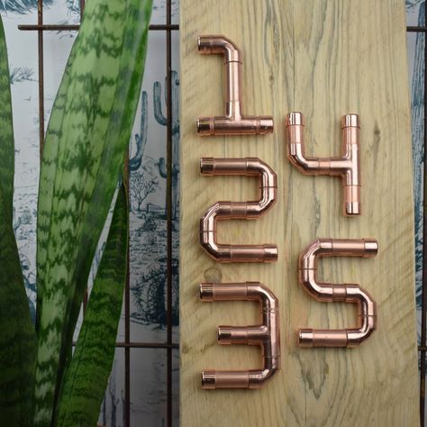 Copper Towel Holder, Copper Diy Crafts, Copper Pipe Lighting, Copper Pipe Art, Copper Pipe Projects, Copper Pipe Ideas, Copper Diy Projects, Copper Projects, Copper Ideas