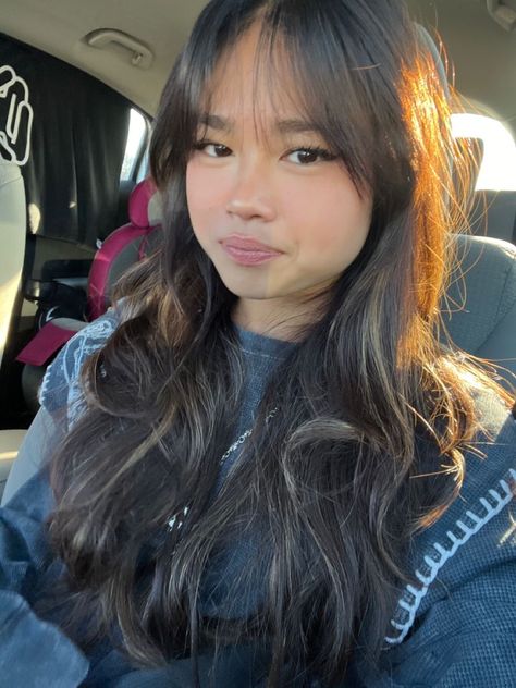 Haircut Idea With Bangs, Pretty Asian Hair, Hair Cuts Ideas Bangs, Haircuts For Long Hair And Round Face, Long Layered Haircuts With Wispy Bangs, Haircut Ideas Wispy Bangs, Wispy Bangs Inspiration, Fringe Bangs On Round Face, Wispy Bangs With Layers Round Face