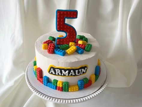 Lego Theme Birthday Cake, Lego Cake Design, Easy Lego Cake, Lego Torte, Thomas Birthday Cakes, Lego Birthday Cake, Lego Themed Party, Thomas Birthday, Lego Cake