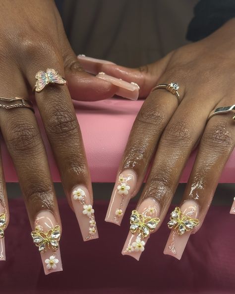 ⭐️⭐️sooo cutee !! are you located in Woodbridge ,VA and are looking for a nail tech who offers a variety of intricacy, 3-8 week retention, reliability, proper disinfection, and professionalism guaranteed by 100+ clients in the area? Want your claws laid and tamed ? Book with me or press the “book” or “contact” box in my bio if you’re interested in booking and would like to know prices #acrylicnails #nails #nailsofinstagram #nailsoftheday #nailsofig #nailsoftheweek #vanailtech #woodbridgena... Wood Bridge, Nail Tutorials, Nail Tech, Long Nails, Nails Inspiration, Pretty Nails, Nail Inspo, Acrylic Nails, Nail Art