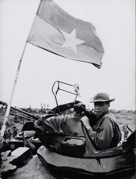 North Vietnamese Army, Vietnam Photos, Vietnam Map, Ho Chi Minh Trail, Vietnam History, North Vietnam, South Vietnam, Military Operations, Military Forces