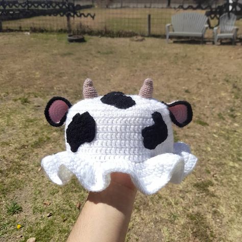 Cow Print Bucket Hat Crochet Free Pattern, Cow Bucket Hat Crochet Pattern Free, Cow Crochet Hat, Cow Crochet Pattern Hat, Cute Crochet Hats Cow Print, Cow Bucket Hat, Cow Hat, Crochet Summer Hats, Easy Crochet Animals