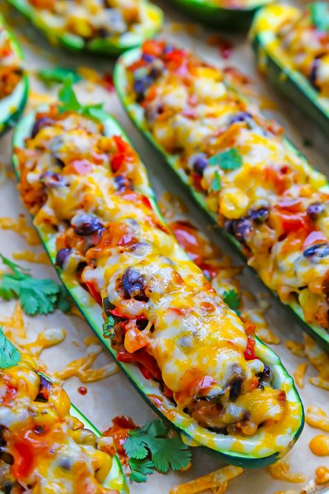 Mexican Burrito Zucchini Boats – The Comfort of Cooking Zucchini Boat Recipes Ground Beef, Burrito Zucchini Boats, Mexican Zucchini, Zucchini Boat Recipes, Recipes Using Ground Beef, Southwestern Recipes, Mexican Beef, Zucchini Squash, Zucchini Boats