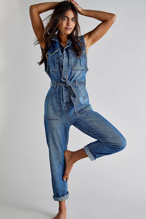 Sydney Sleeveless Coverall | Free People UK Denim Coverall, Outfit Denim, Streetstyle Outfit, Jeans Overall, Balloon Pants, Elegante Casual, Trend Style, Denim And Lace, Denim Overalls