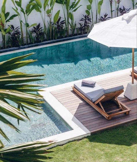 Modern house pool | minimal | neutral color palette earth tones | modern minimalism Bali Interiors, Kleiner Pool Design, Dream Backyard Pool, Pools Backyard Inground, Small Swimming Pools, Pool Landscape Design, Small Pool Design, Backyard Pool Landscaping, Small Pools