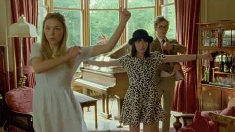 W♥M: God Help the Girl The Girl Movie, God Help The Girl, Hannah Murray, Belle And Sebastian, Emily Browning, Olly Alexander, Indie Movies, Girl Movies, Movie Buff