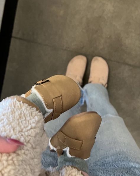 #birks #cute #clogs #bby Baby Birkenstocks, Birkenstock Clogs, Future Mommy, Baby Inspiration, Baby Fits, Baby Necessities, Foto Baby, Mommy Baby