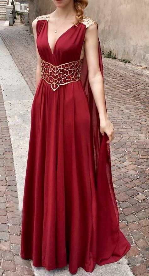 Laena Velaryon, Daemon Targaryen, Classic Style Outfits, Goddess Dress, Royal Outfits, Fantasy Gowns, Medieval Dress, Grad Dresses, Fantasy Dress