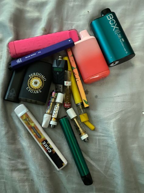 High Asf, Impulsive Ideas, Rauch Fotografie, High Jokes, Pretty Pens, Spark Up, Alcohol Aesthetic, Puff Puff