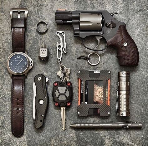 Prepper Gear, Edc Carry, Edc Gadgets, Edc Tactical, Tactical Gear Loadout, Pocket Dump, Bug Out Bag, Edc Tools, Edc Gear