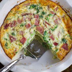 Broccoli Ham Crustless Quiche | recipe from Cookin' Canuck Quiche Ham, Ham And Broccoli Quiche, Ham Ideas, Ham And Broccoli, Ham Broccoli, Cheese Quiche Recipe, Broccoli Quiche, Leftover Ham Recipes, Ham Recipe