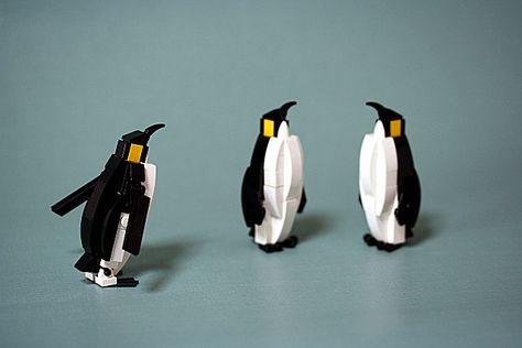 Ken Ito  -  Emperor Penguin 004 Lego Penguin, Armadura Ninja, Easy Lego Creations, Lego Head, Lego Sculptures, Micro Lego, Lego Animals, Lego Diy, Lego Activities