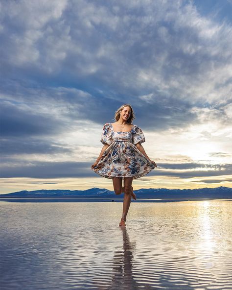 Struggling to choose a location for your photos? I highly recommend the salt flats here is why. 1. You can find a spot without people is the background every single time even if there are hundreds of people there. 2. You can have photos taken in the reflective water, or on the white salt flats. 3. It’s perfect for portraits, engagements, weddings, elopements, family or senior photos. So next time you want photos taken I highly recommend the Bonneville salt flats! • • • • • #utahcounty #utahc... Salt Flats Senior Pictures, Bonneville Salt Flats, Salt Flats, Travel Photographer, Flowy Dress, Senior Photos, Senior Pictures, The White, Salt