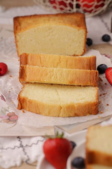 Easy Cream Cheese Pound Cake, Cheese Pound Cake Recipe, Cream Cheese Recipes Dessert, Best Pound Cake Recipe, Cream Cheese Pound Cake Recipe, Pound Cake Recipes Easy, Butter Pound Cake, Cheese Pound Cake, Small Batch Baking