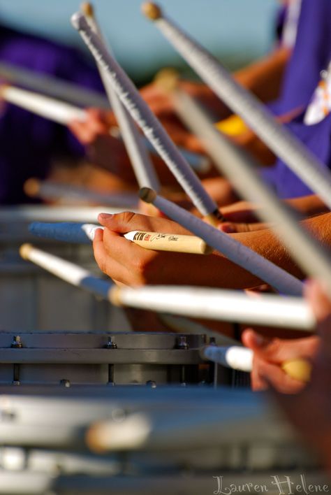 western illinois university marching band Snare Drum Marching Band, Marching Snare Drum Aesthetic, Drumline Aesthetic, Drum Marching Band, Marching Band Percussion, Marching Band Aesthetic, Marching Band Drumline, Indoor Percussion, Marching Snare Drum