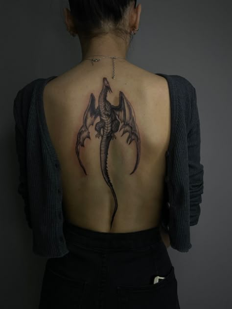 Sagittarius Tattoos, Tattoos Realism, Dragon Tattoo Ideas, Bookish Tattoos, Sagittarius Tattoo, Dragon Tattoo For Women, Wicked Tattoos, Spine Tattoos For Women, Badass Tattoos