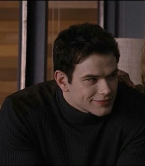 Emmett Twilight, Vampire Love Story, Emmett Cullen, Paul Lahote, Twilight Cast, Team Jacob, Just Good Friends, Twilight Photos, The Cullen