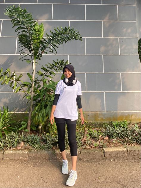 Outfit Jogging Hijab, Ootd Jogging, Selfie Hijab, Muslim Clothes, Sports Workout, Ootd Hijab, Beautiful Hijab, Dream Body, Active Lifestyle