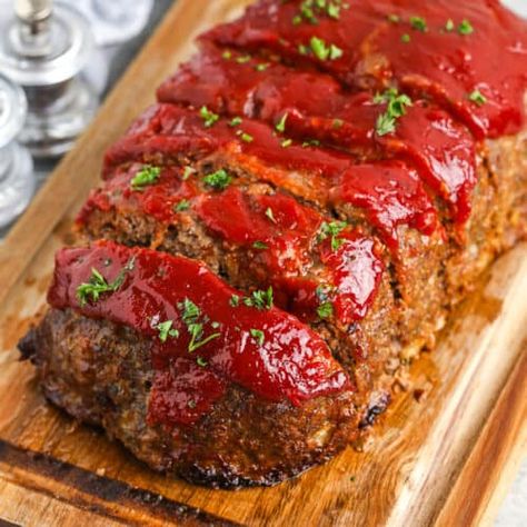 The Best Meatloaf Recipe - Spend With Pennies 2lb Meatloaf Recipe, Frozen Meatloaf, Perfect Meatloaf, Meatloaf Glaze, How To Make Meatloaf, Delicious Meatloaf, Beef Meatloaf, Homemade Meatloaf, How To Cook Meatloaf