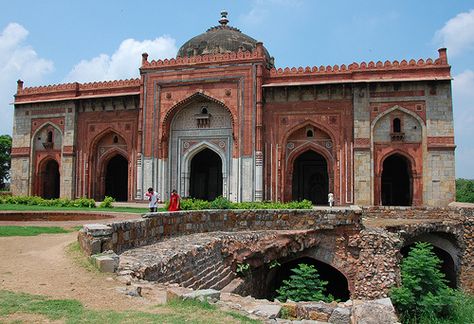 Purana Quila Panipat, #Haryana is a pride of Delhi - The #PuranaQuilaPanipat, Haryana is also one of those historical places near #Delhi which is remembered for its beautiful #archeological background. Haryana Culture Images, Old Fort Delhi, Purana Qila, Delhi Monuments, Delhi Tourism, Delhi Travel, Mughal Architecture, Old Fort, Indian Architecture