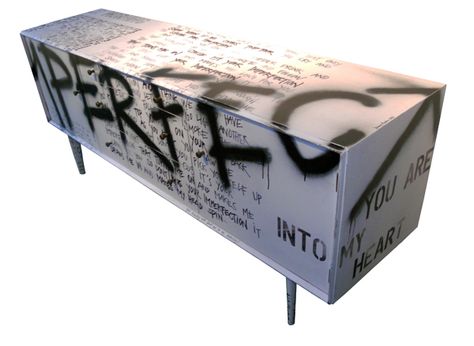 skåp, förvaring, vitt, svart, klotter, punk Punk Furniture, Jimmie Martin, Graffiti Furniture, Funky Furniture, Home Room Design, New Room, Cool Furniture, Furniture Makeover, Design Inspo