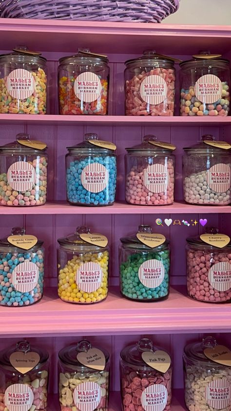 Candy Giveaway Ideas, Wax Melt Storage Ideas, Candy Shop Interior, Candy Storage Ideas, Essential Oil Candle Recipes, Wax Melts Storage, Candy Store Design, Candy Store Display, Candy Giveaway