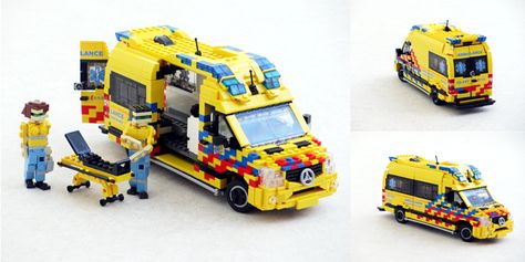 Lego Ambulance, Lego Police Station, Transporter Van, Lego Fire, Lego Vehicles, Lego Activities, Lego Models, Custom Lego, Lego Cars