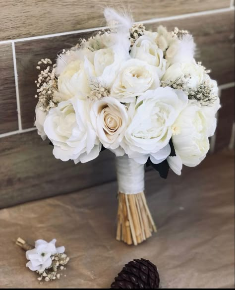 Classy Wedding Decor, Elegant Wedding Bouquets, Christian Bride, Big Wedding Cakes, Simple Elegant Wedding, Beige Wedding, Bridal Bouquet Flowers, Sweet Ring, Flower Business