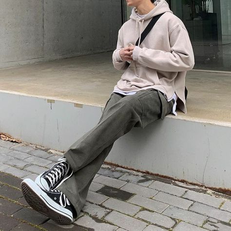 Converse High Outfit, Baggy Hoodie Outfit, High Cut Outfit, Baggy Clothes Outfit Aesthetic, Hoodie Men Outfit, Chuck Taylors Outfit, High End Streetwear, Aesthetic Guy Outfits, Korean Street Fashion Men