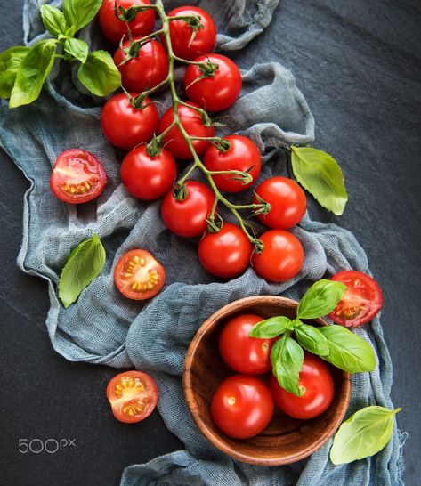 Cherry Tomato Photography, Tomato Photography, Tomato Art, Pizza Tattoo, Food Art Photography, Painting Reference, Food Painting, Cherry Tomato, Instagram Content