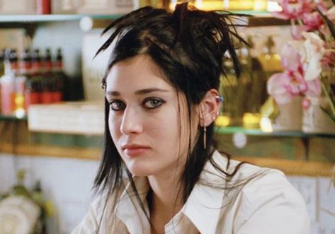 🦇 Goth Of The Day 🦇 on Twitter: "Today’s second Goth of the day is Janis Ian from Mean Girls! Her style of choice is emo.… " Janis Ian Icon, Janis Mean Girls Outfit, Janis Ian Outfit, Janice Mean Girls, Janice Ian, Mean Girls Janis, Janis Ian, Mean Girls Outfits, Character Board