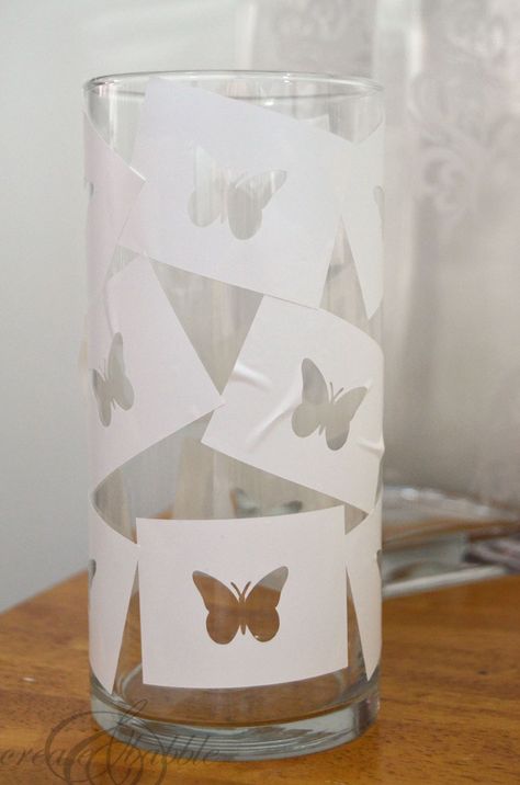 Glass Vase Etching Ideas, Vase Etching Ideas, Cricut Etched Glass Projects, Etched Glass Ideas, Sandblasted Glass Design, Glass Engraved Gifts, Tinting Glass, Etching Projects, Glass Etching Diy