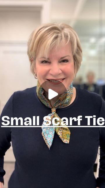 Square Scarves How To Wear, How To Tie Square Scarf, Small Scarf Outfit, Square Scarf How To Wear A, Small Scarf Tying, Small Scarf, Scarf Tying, Square Scarf, How To Wear