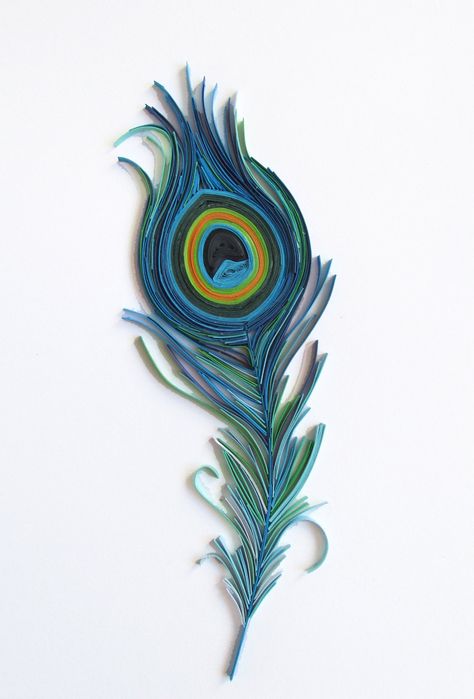 Paper Quilling Peacock Feathers, Peacock Inspired Decor, Quilling Paper Designs, Quilled Peacock Feather, Quilling Wall Hangings, Quilling Feather, Quling Ideas Beautiful, Quilling Art Unique, Paper Quilling Wall Art