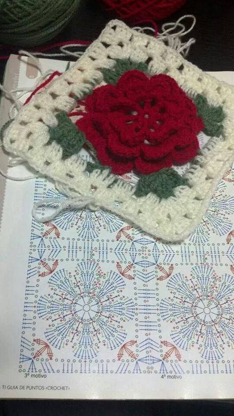 Crochet Blanket For Beginners, Crochet Flower Squares, Crochet Flower Blanket, Crochet Case, Crochet Bedspread Pattern, Mode Crochet, Crochet Motif Patterns, Crochet Hair Accessories, Crochet Bedspread