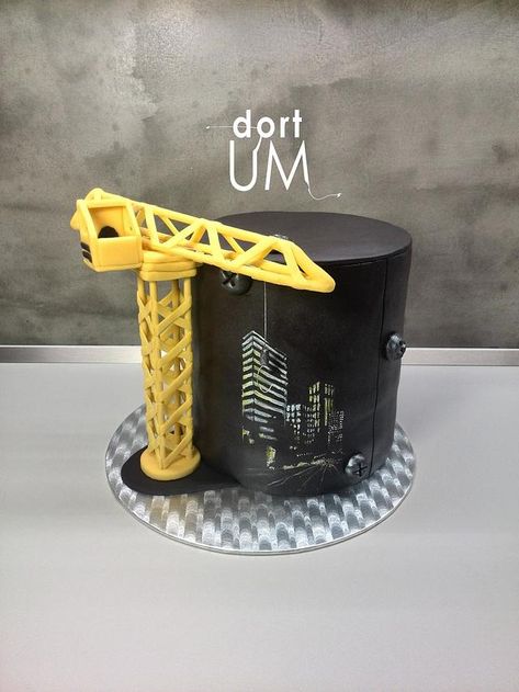 I try to build crane from sugerpaste and here is the result. :) B-day cake with crane and handpainted city in night. Builder Cake For Men, Crane Cake, Construction Party Cakes, Architecture Cake, Building Cake, Cake Transport, Cake Designs For Boy, Cakes Decor, B Day Cake