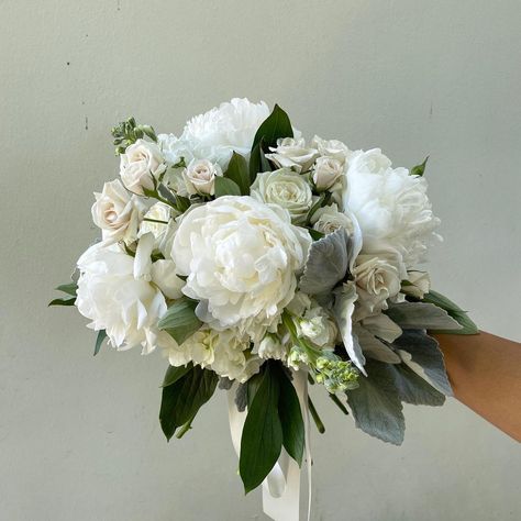 Flowers by EA | Raise your hands if you also love this peonies and roses bridal bouquet. 🙌🏼💐 | Instagram Peony Bouquet Wedding With Greenery, Roses Bridal Bouquet, Peonies And Roses, Green Weddings, Green Wedding Inspiration, Peony Bouquet Wedding, Peonies Bouquet, White Peonies, Princess Wedding