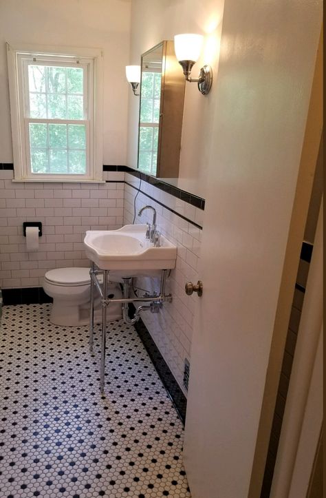 Storage Ideas Under Sink, 1940s Bathroom Remodel, Bathroom Ideas Organization, Bathroom Storage Ideas Under Sink, Retro Tile Bathroom, Bathroom New York, 1930s Bathroom Ideas, Bathroom Organization Ideas Under Sink, Under Sink Bathroom Storage