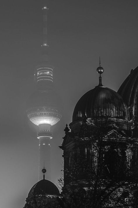 Berlin Tv Tower, Berlin Aesthetic, Berlin Photography, Berlin Photos, East Berlin, Berlin City, East Germany, Festival Lights, City Aesthetic