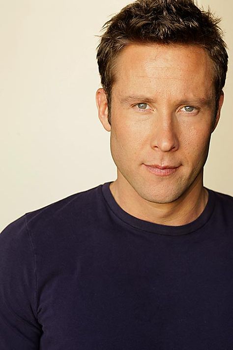 Michael Rosenbaum - THE voice behind the Flash/Wally West (Justice League) and Kid Flash (Teen Titans) Lex Luthor Smallville, Lex Luther, Michael Rosenbaum, Michael Owen, Lex Luthor, Smallville, How Old, Look At You, American Actors