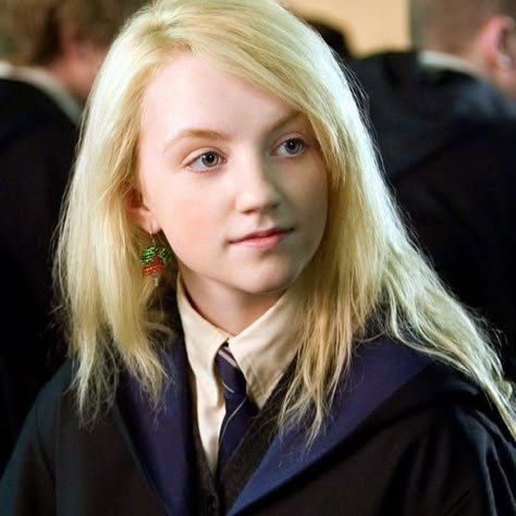 Luna Lovegood Personality, Luna Lovegood Aesthetic, Harry Potter Colors, Harry Potter Character, Harry Potter Oc, Harry Potter Icons, Fred Weasley, Harry James, Harry James Potter